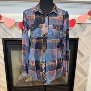 Daytrip Plaid Button‎ Down Small